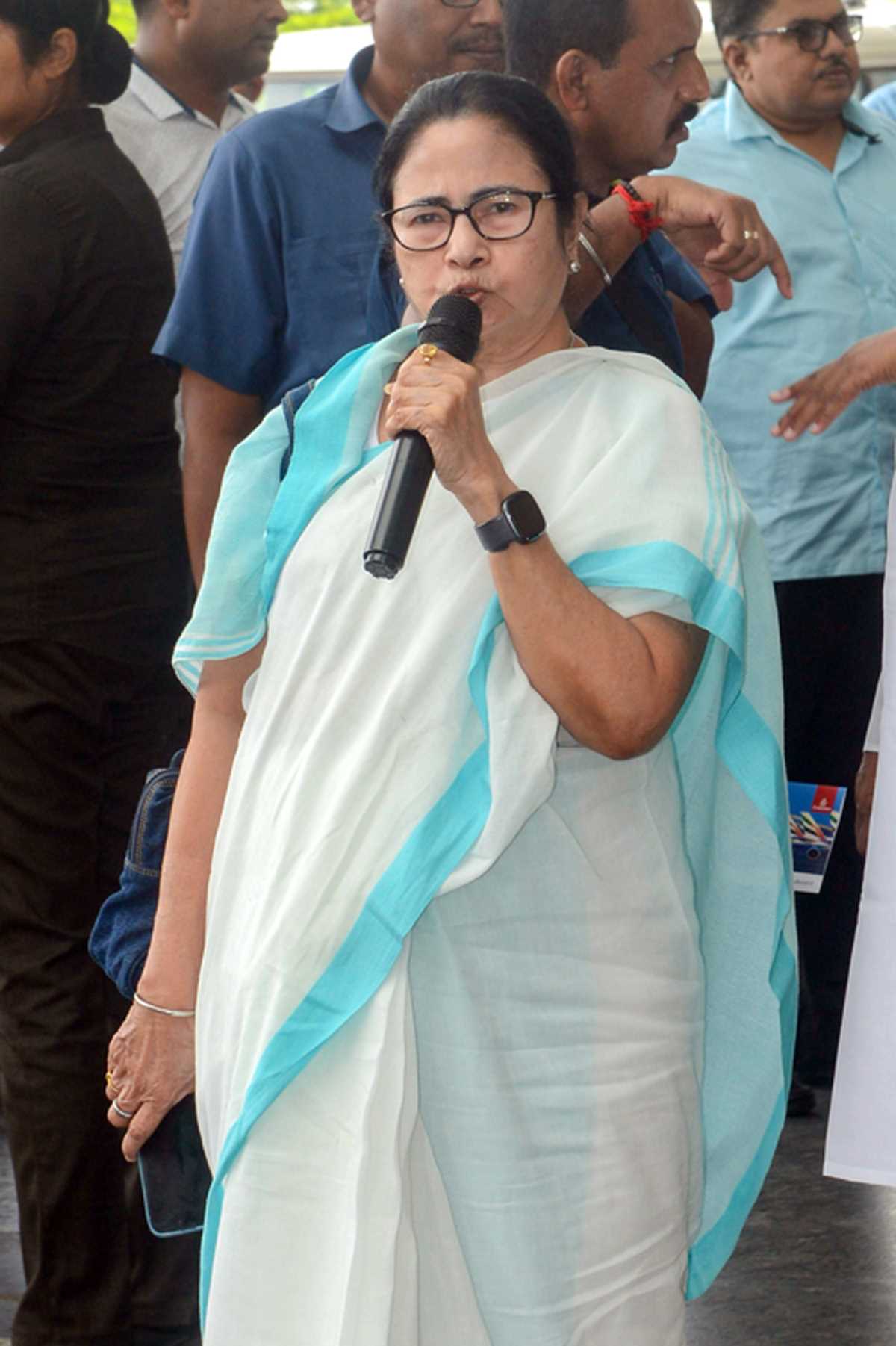 इजरायल से लौटने वालों के लिए पश्चिम बंगाल सरकार ने दिल्ली में हेल्प डेस्क खोला